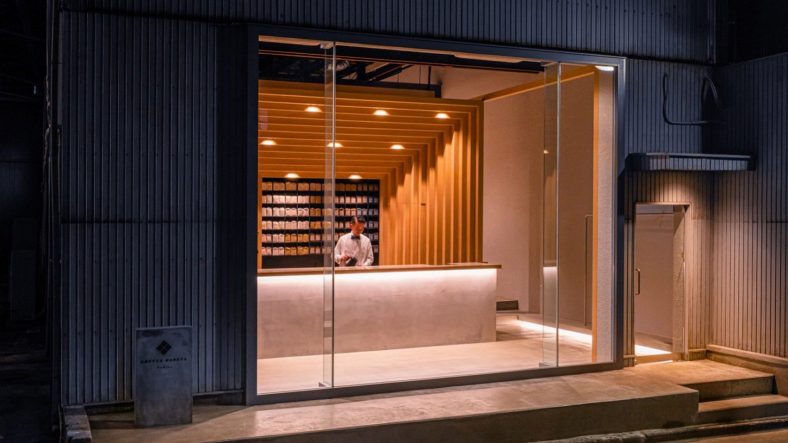 Tokyo warehouse revamped into Koffee Mameya Kakeru cafe