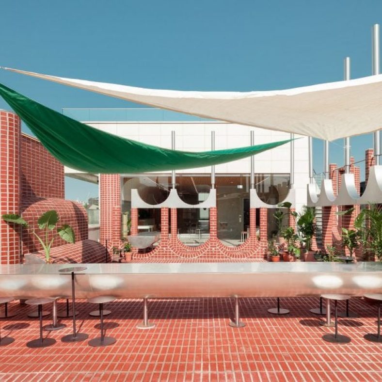 Sukchulmok adds curved brick forms to rooftop of Parconido Bakery Cafe