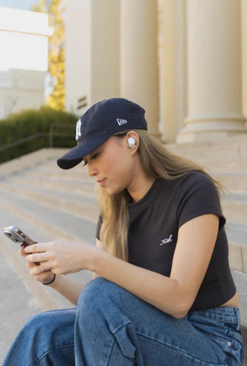 A Complete Guide to Help You Buy the Best Pair of Wireless Earbuds
– PHIATON