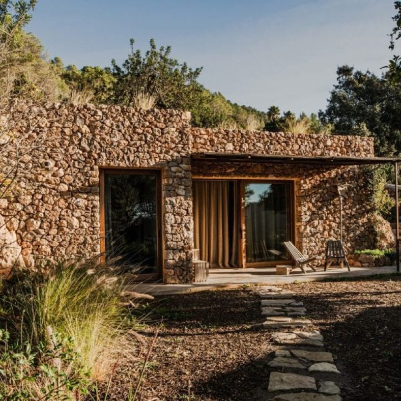 Ibiza Interiors turns dry-stone stables into flexible guesthouse