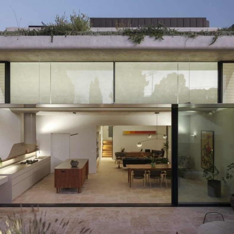 Sam Crawford Architects tops Sydney home renovation with “garden oasis”