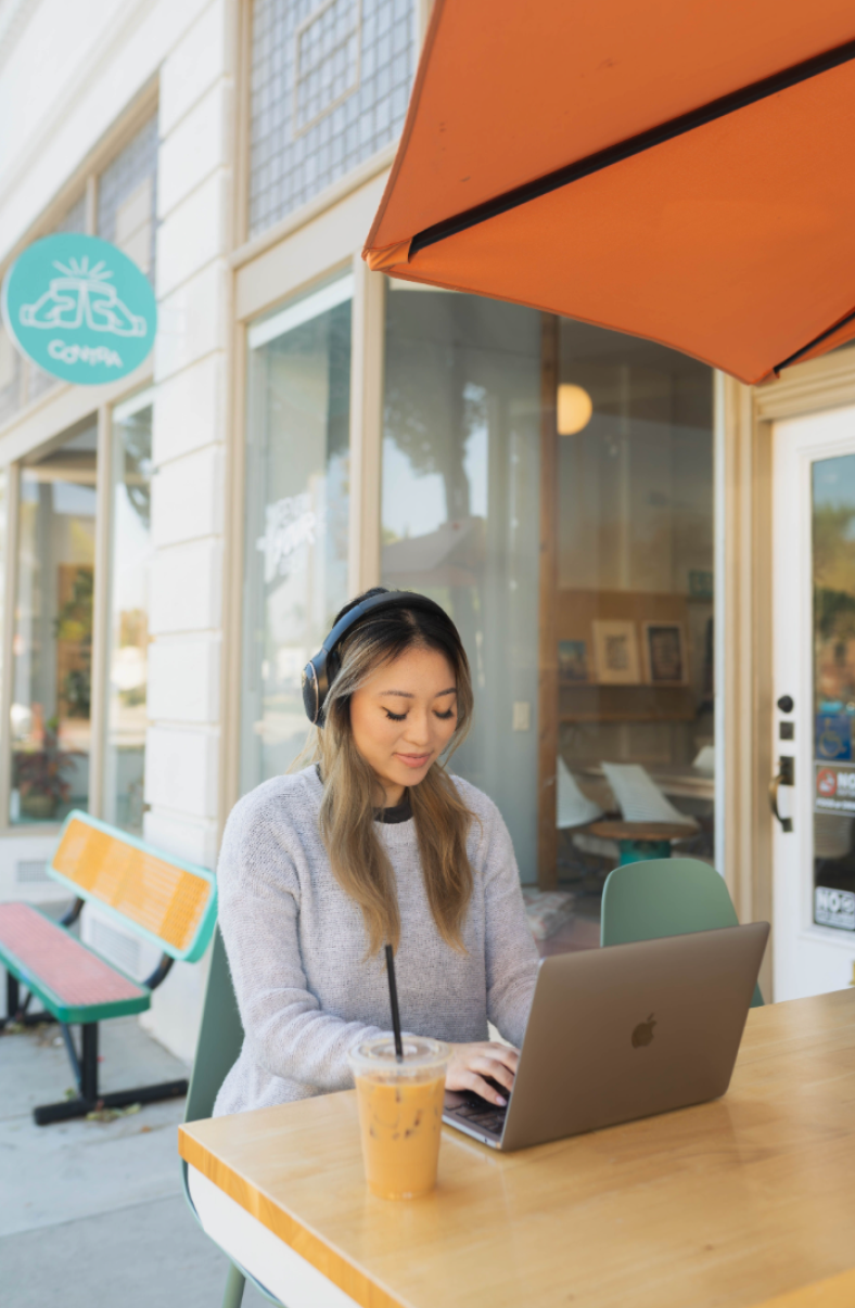 Finding Headphones with Excellent Connectivit
– PHIATON